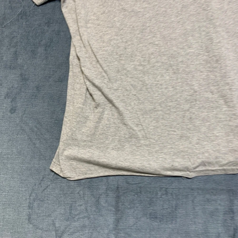 True Religion T Shirt Mens XL Heather Gray V-Neck Short Sleeve Classic Pullover